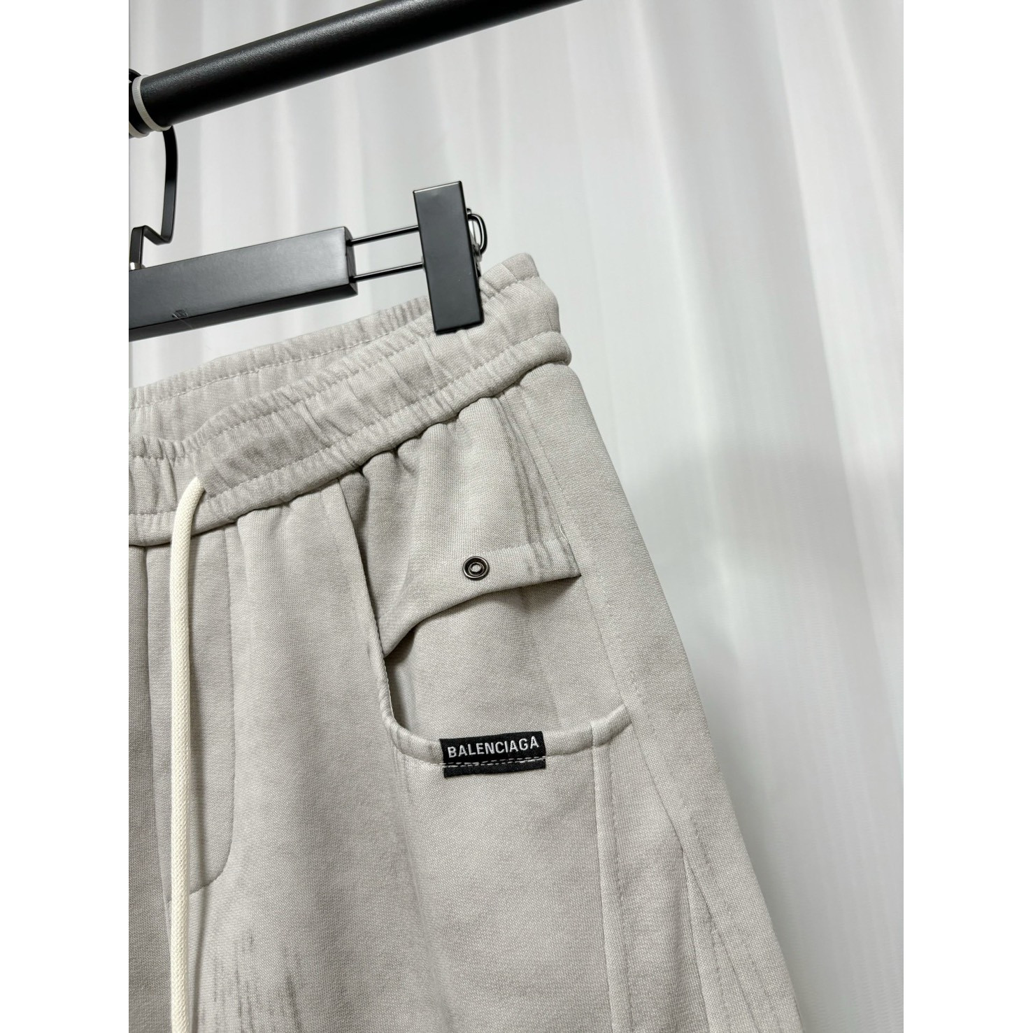 <p>Balenciaga 休闲长裤(灰)</p>