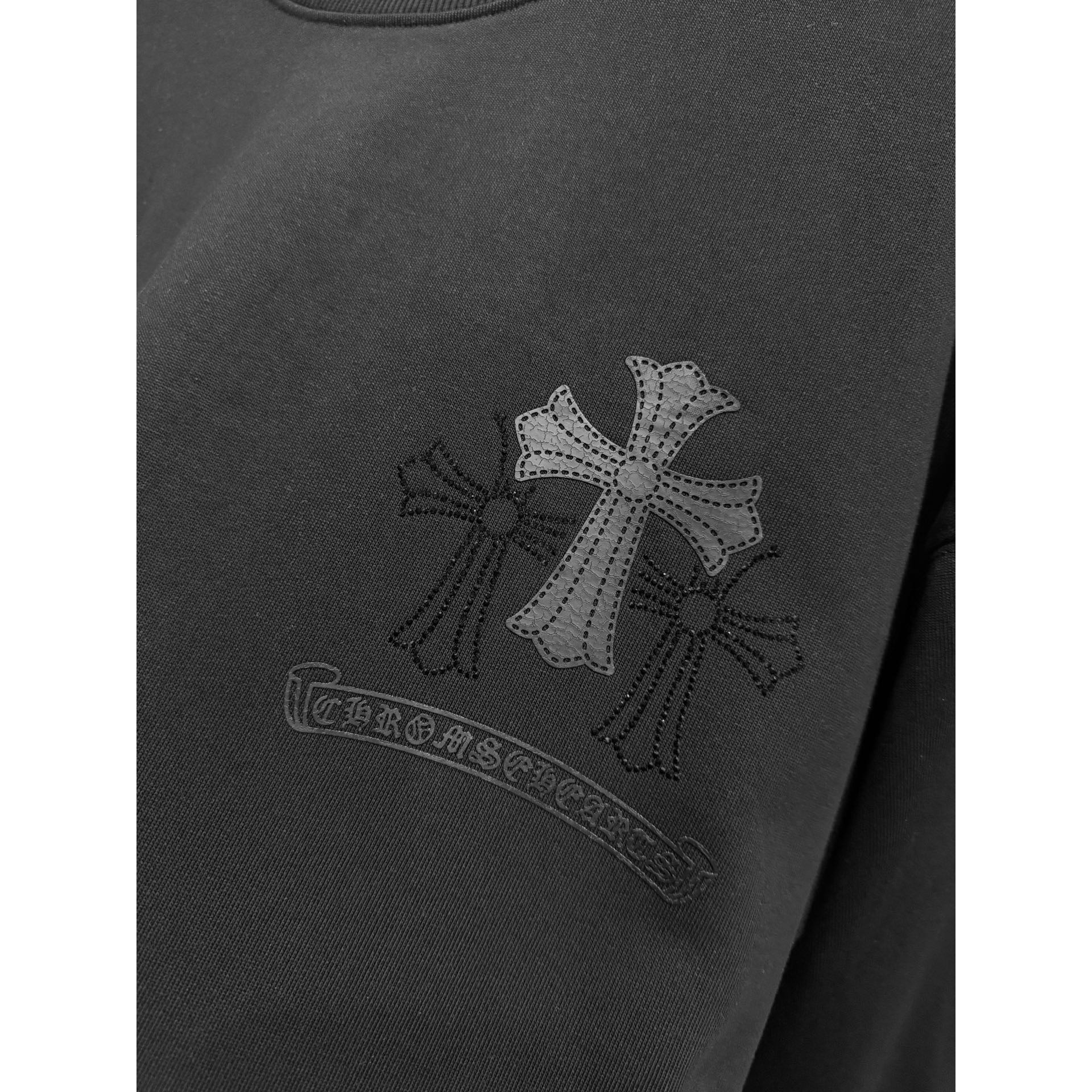 <p>CHROME HEARTS 圆领长袖卫衣(黑)</p>