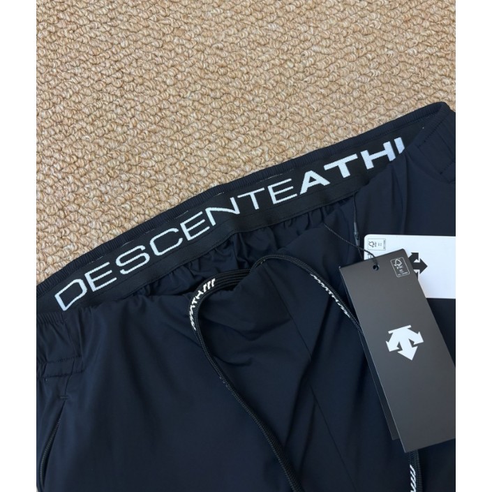 <p>DESCENTE 速乾休閒長褲</p>