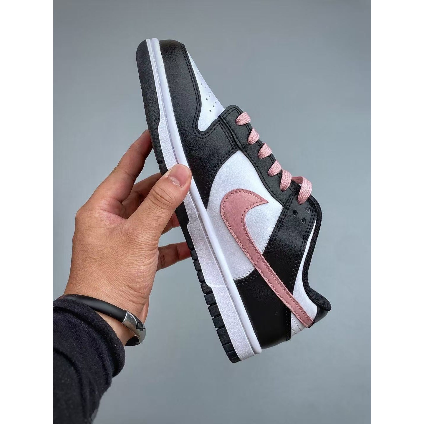 <p>YC版本 Nike &nbsp;Dunk Low 低帮休闲板鞋(黑粉)&nbsp;</p>