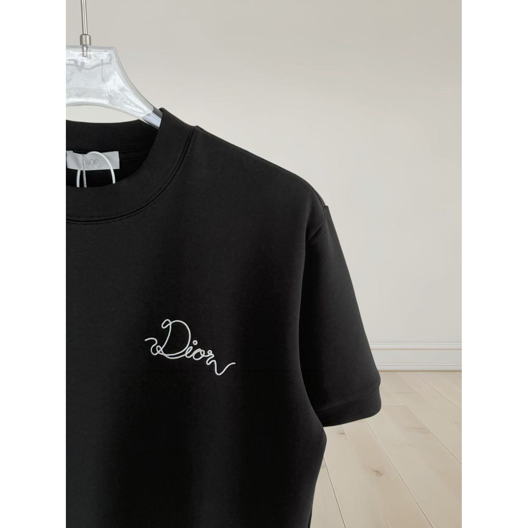 <p>DIOR 刺绣短袖T恤(黑)</p>