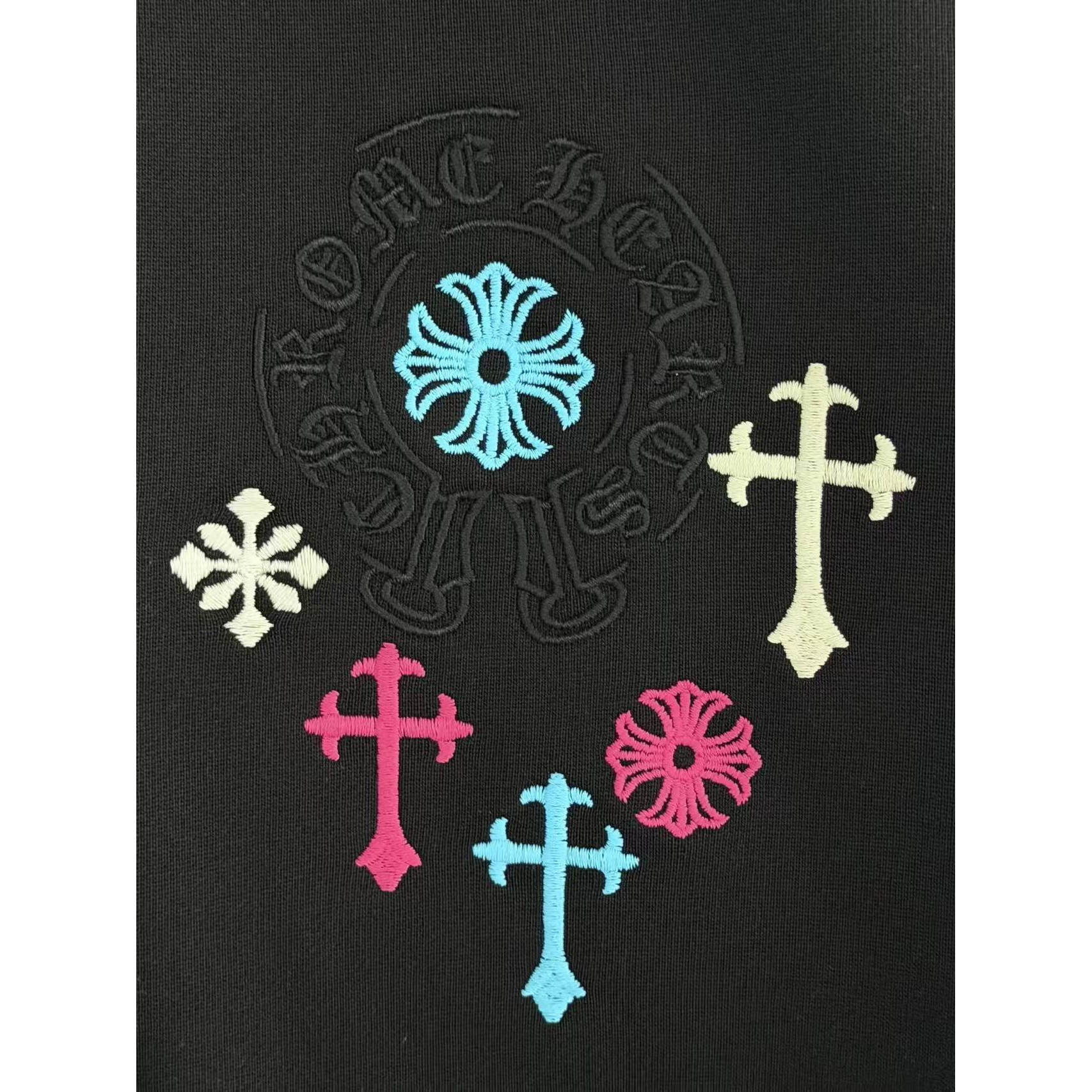 <p>CHROME HEARTS&nbsp;圆领卫衣(黑)</p>