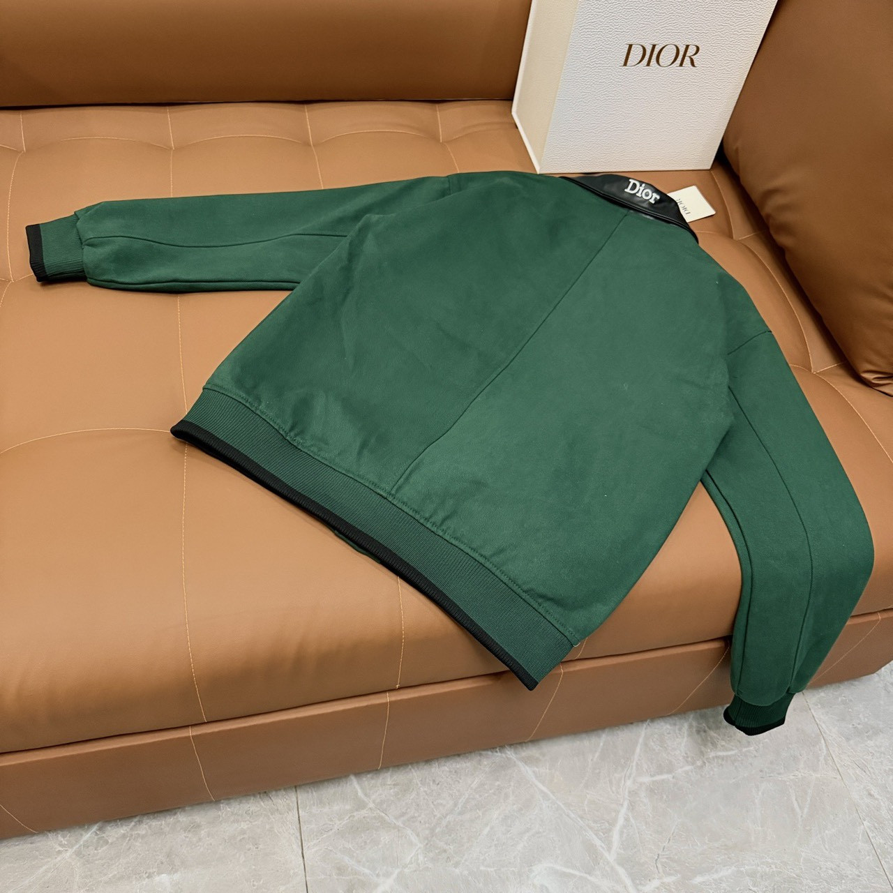 <p>DIOR 走秀款棒球外套(綠)</p>