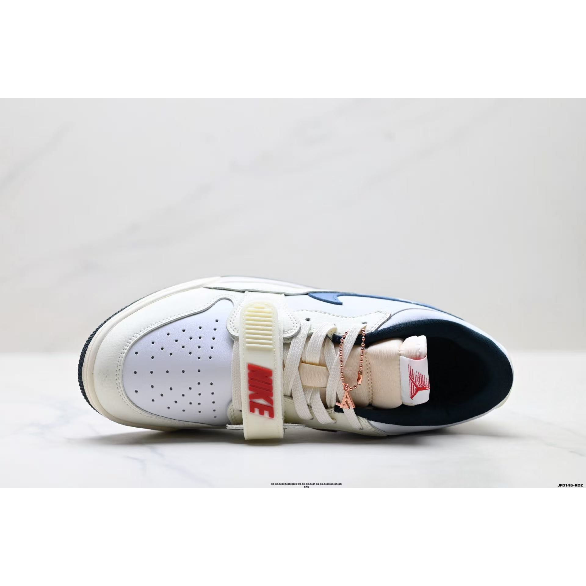 <p>Nike Air Jordan Legacy AJ312 运动篮球鞋</p>
