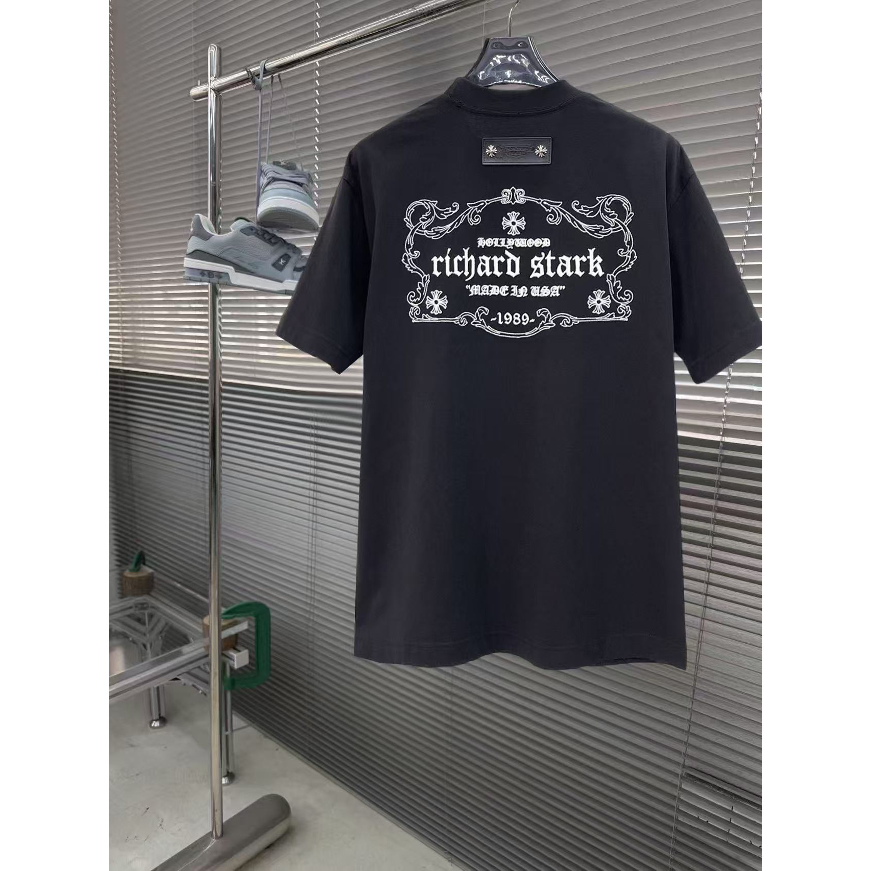 <p>CHROME HEARTS 专柜新款短袖T恤(黑)</p>
