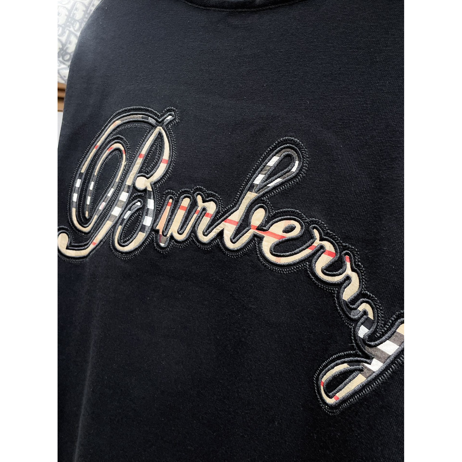 <p>BURBERRY 长袖T恤(黑)</p>