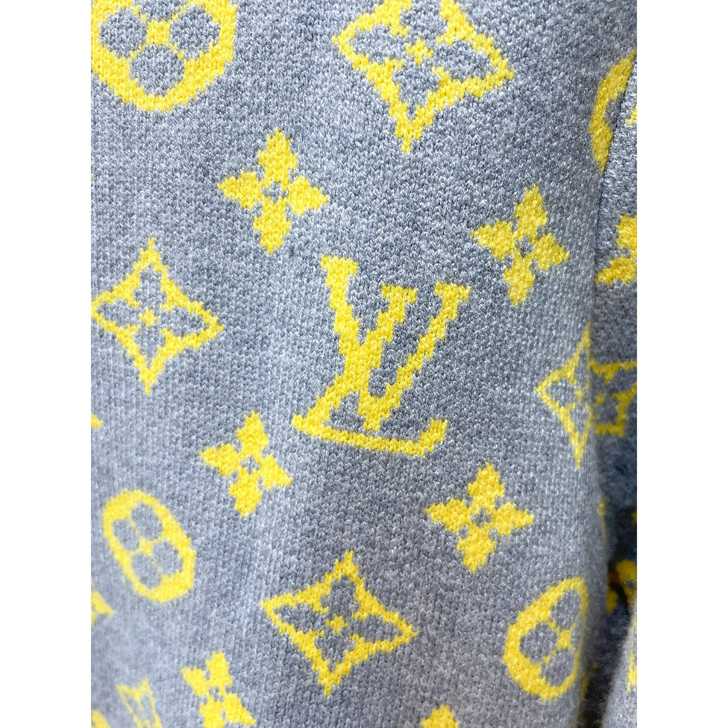 <p>LV 精品外套</p>