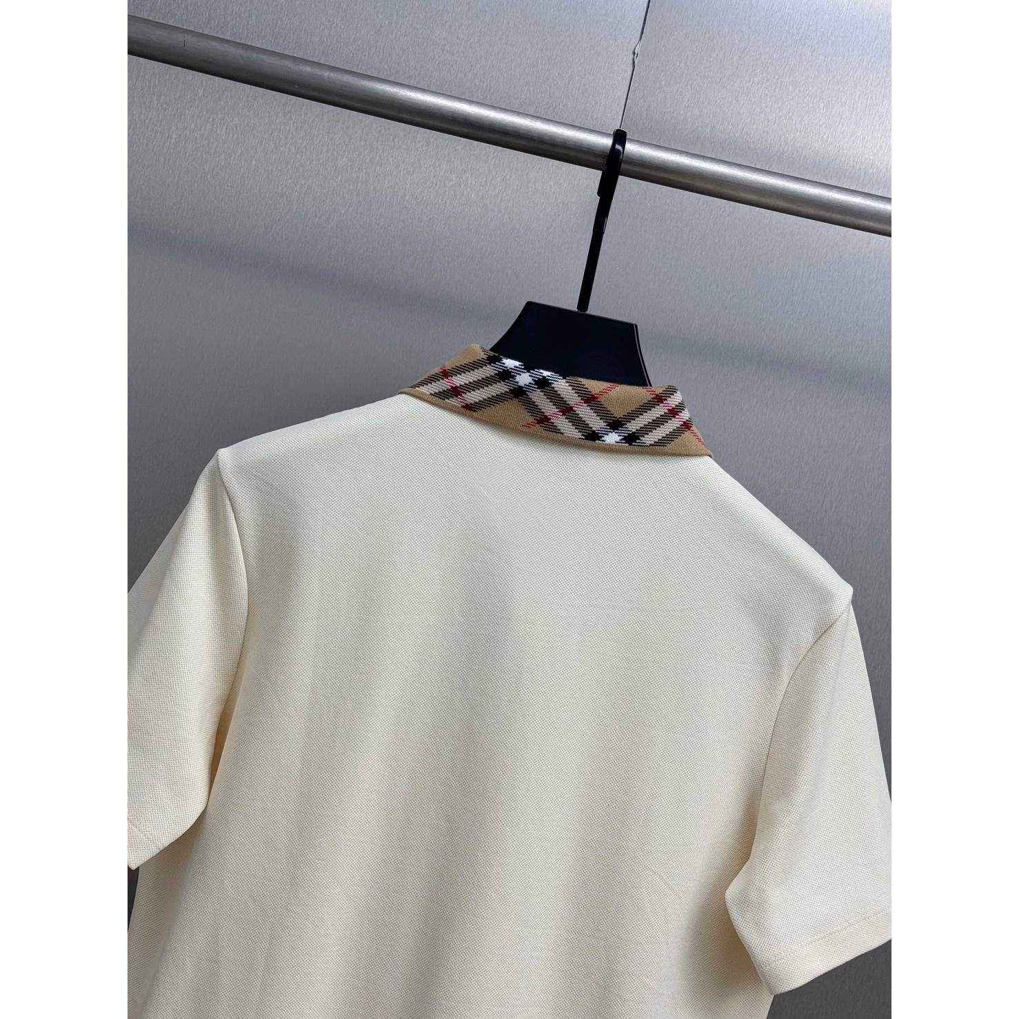 <p>BURBERRY 短袖翻领polo衫(杏)</p>