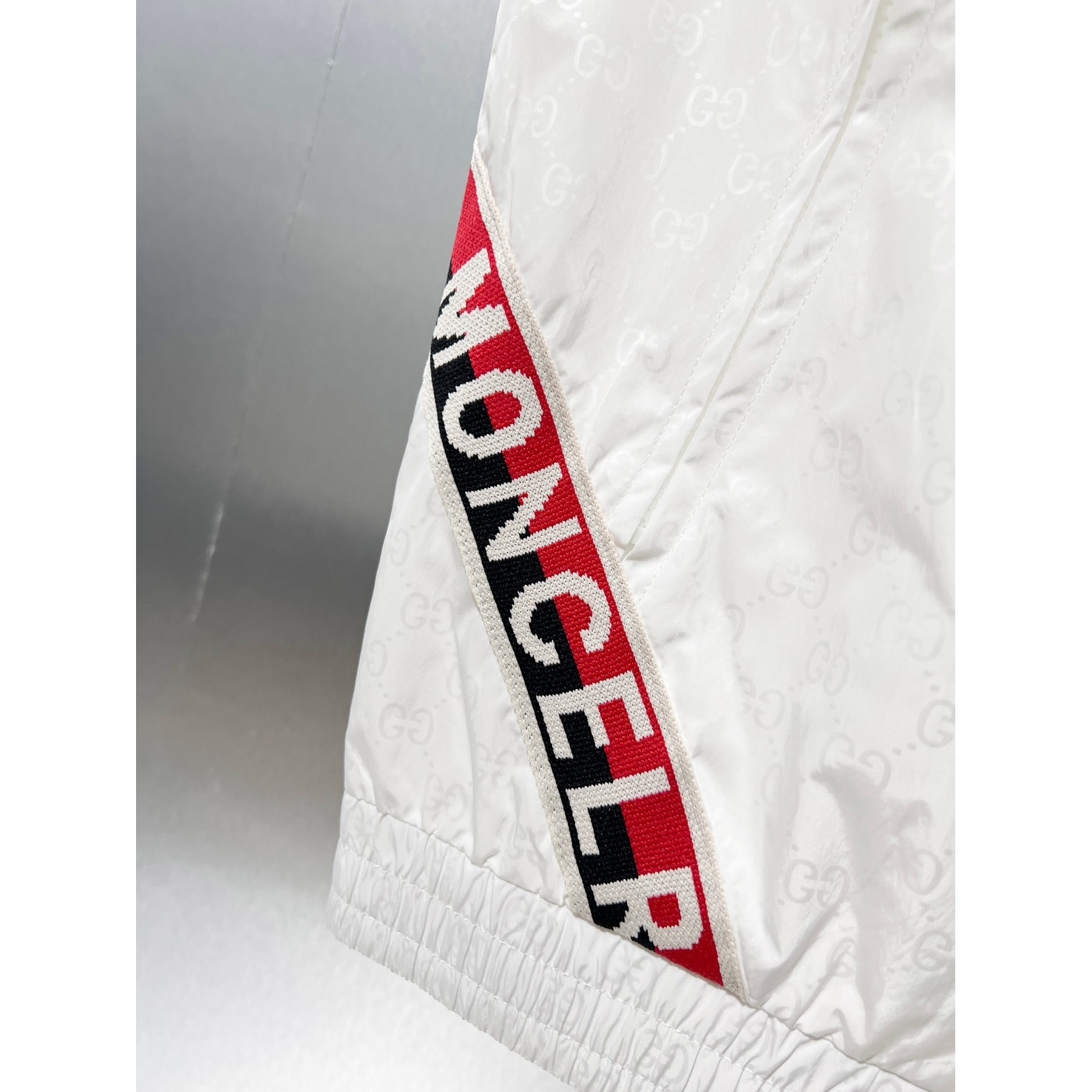 <p>MONCLER 马甲外套(白)</p>