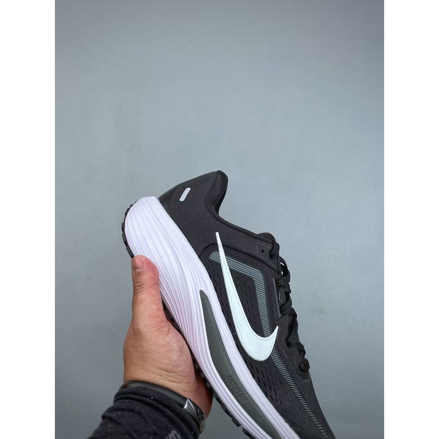 <p>Nike Quest 7 休闲慢跑鞋(黑)&nbsp;</p>