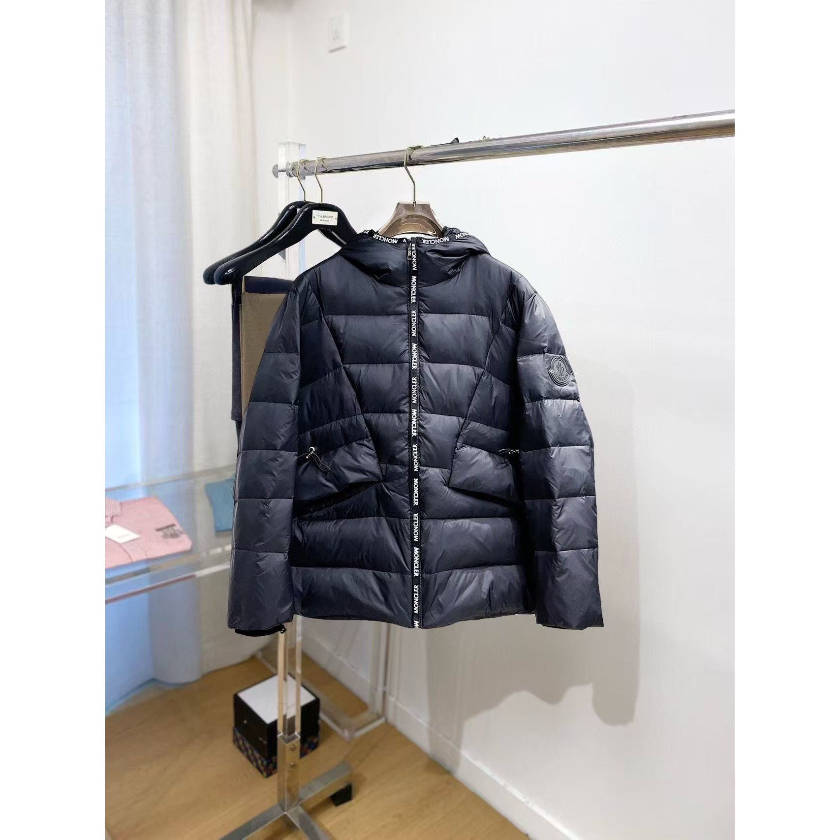 <p>MONCLER 秋冬新款羽绒服(藏青)</p>