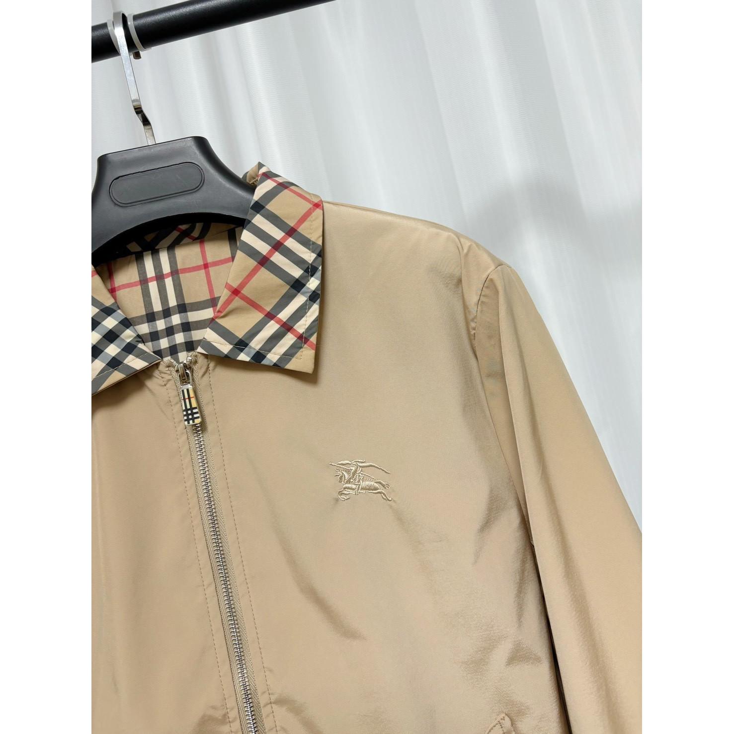 <p>Burberry 夹克外套</p>