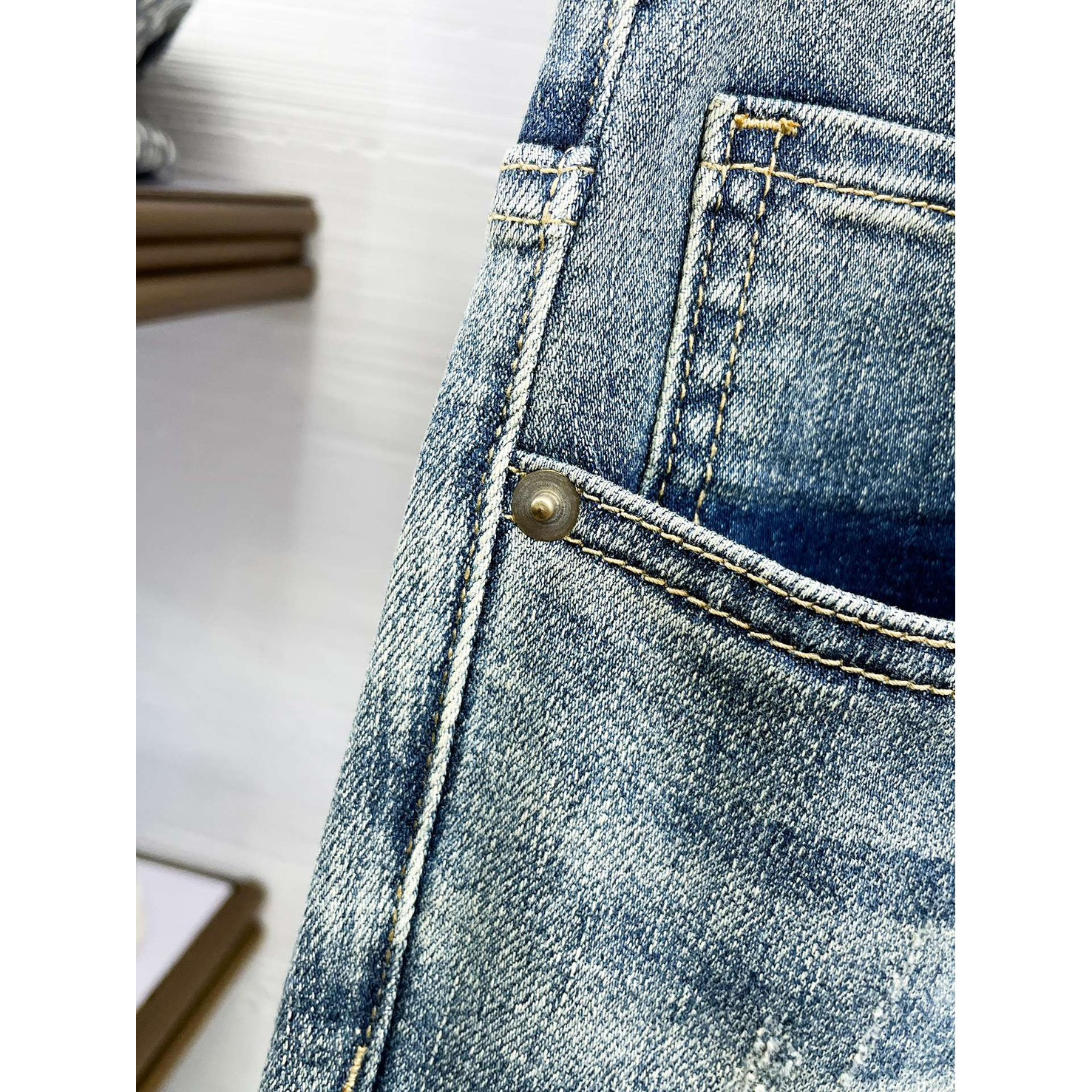 <p>BURBERRY&nbsp;高品质牛仔裤(淺藍)</p>