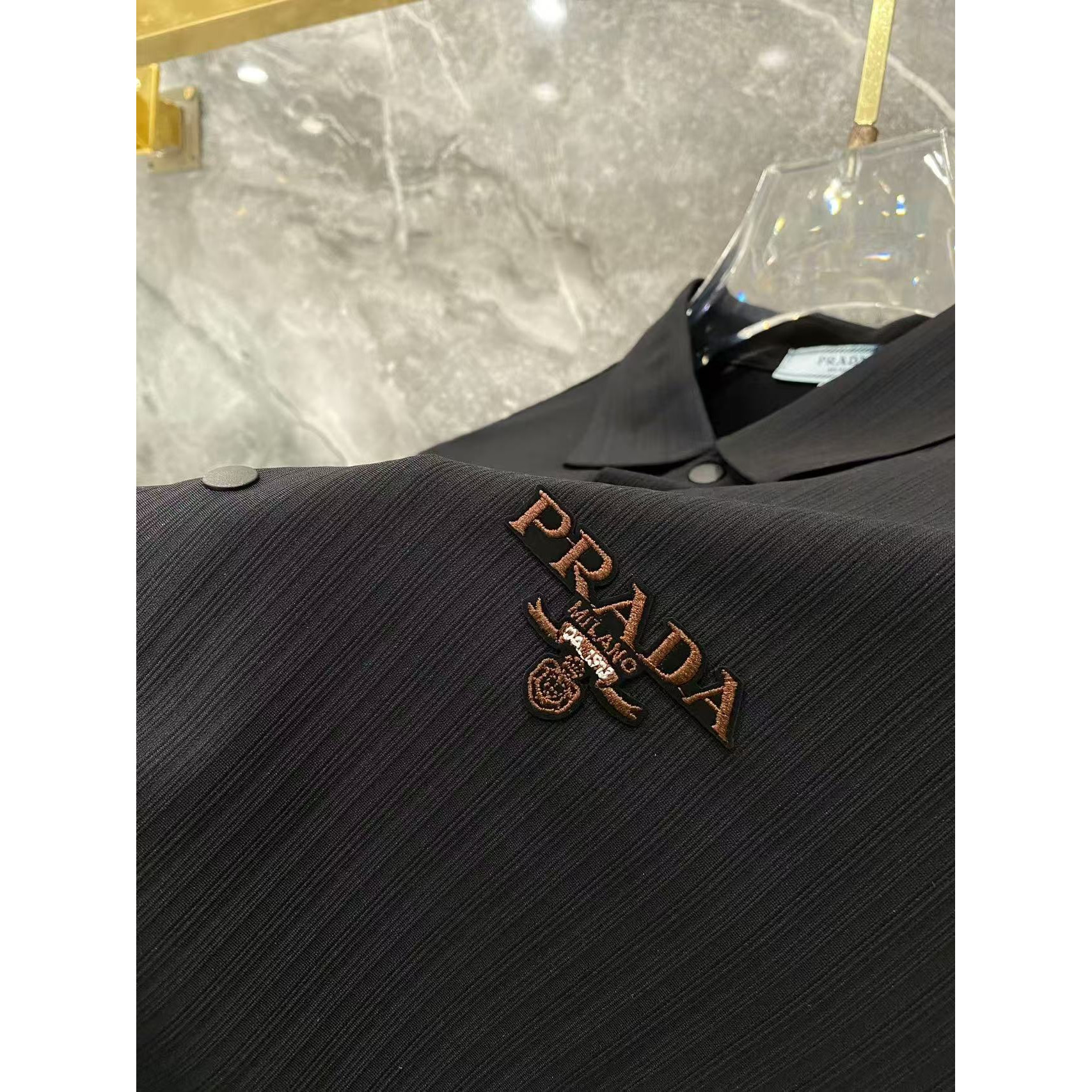 <p>Prada 秋冬长袖Polo(783012)</p>