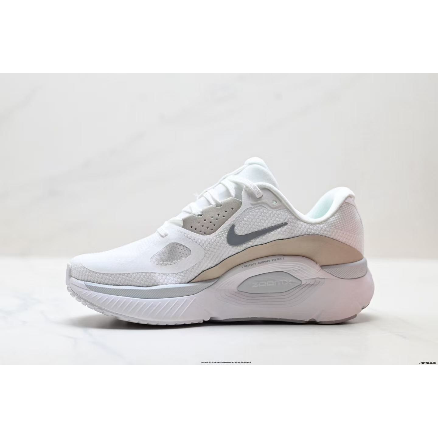 <p>NIKE STRUCTURE PLUS&nbsp; 低帮跑步鞋(白)</p>