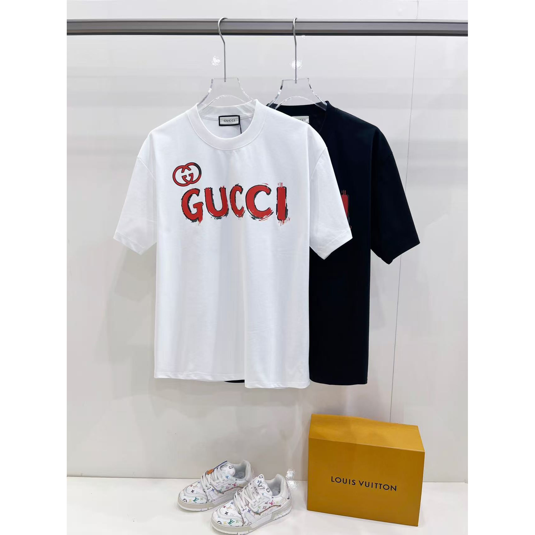 <p>GUCCI 短袖圆领T恤(黑)</p>