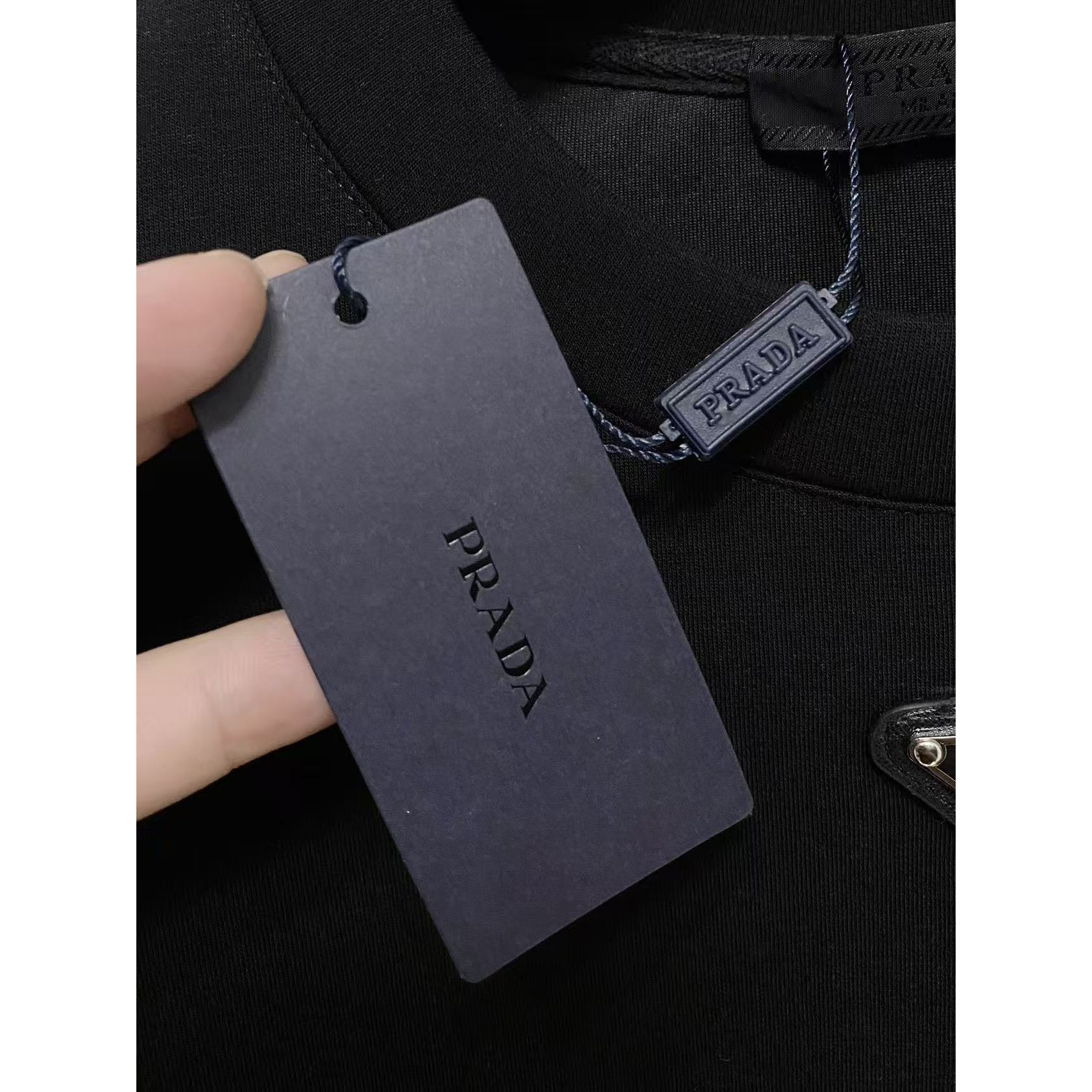 <p>PRADA 太空棉卫衣(黑)</p>