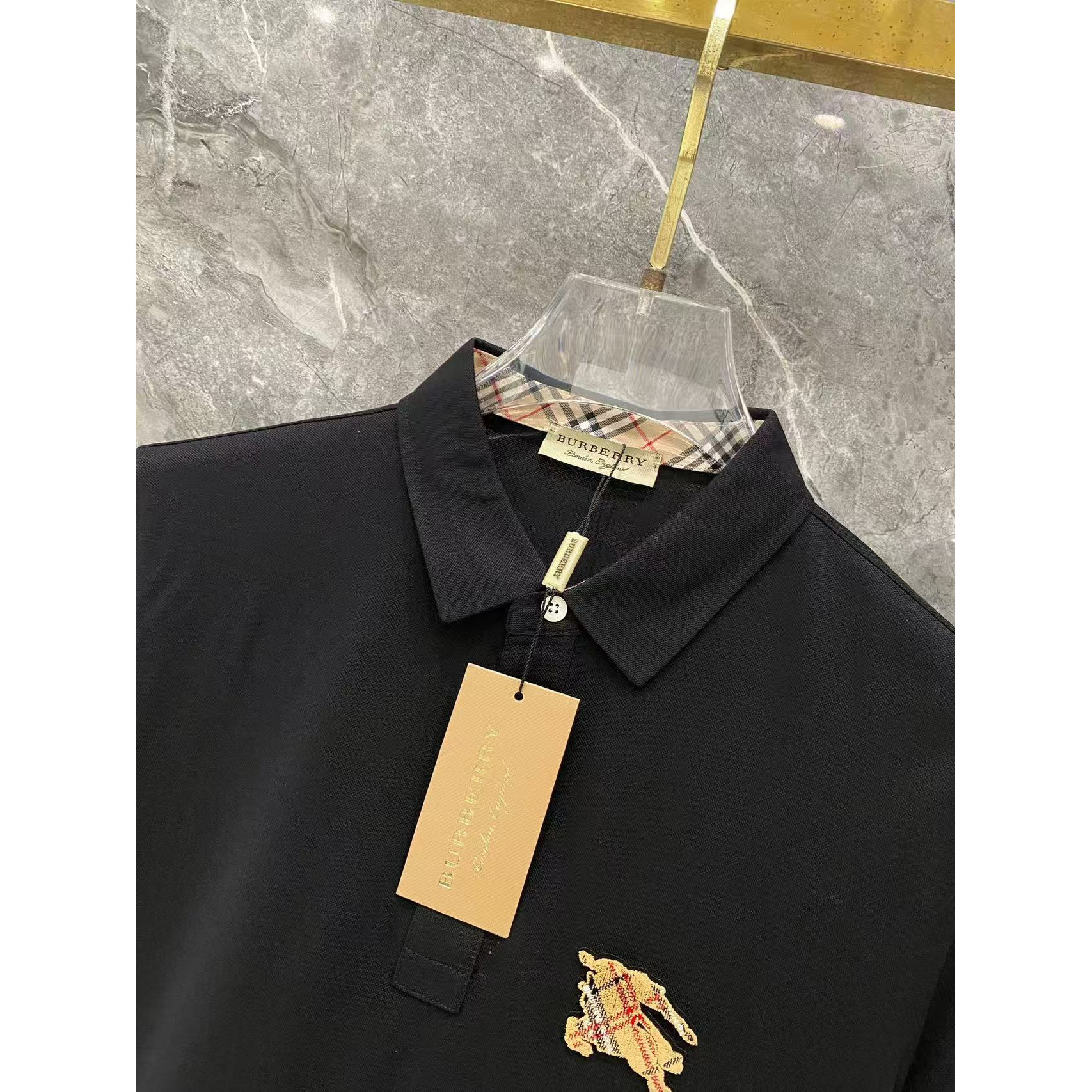 <p>Burberry 秋冬长袖Polo(782979)</p>
