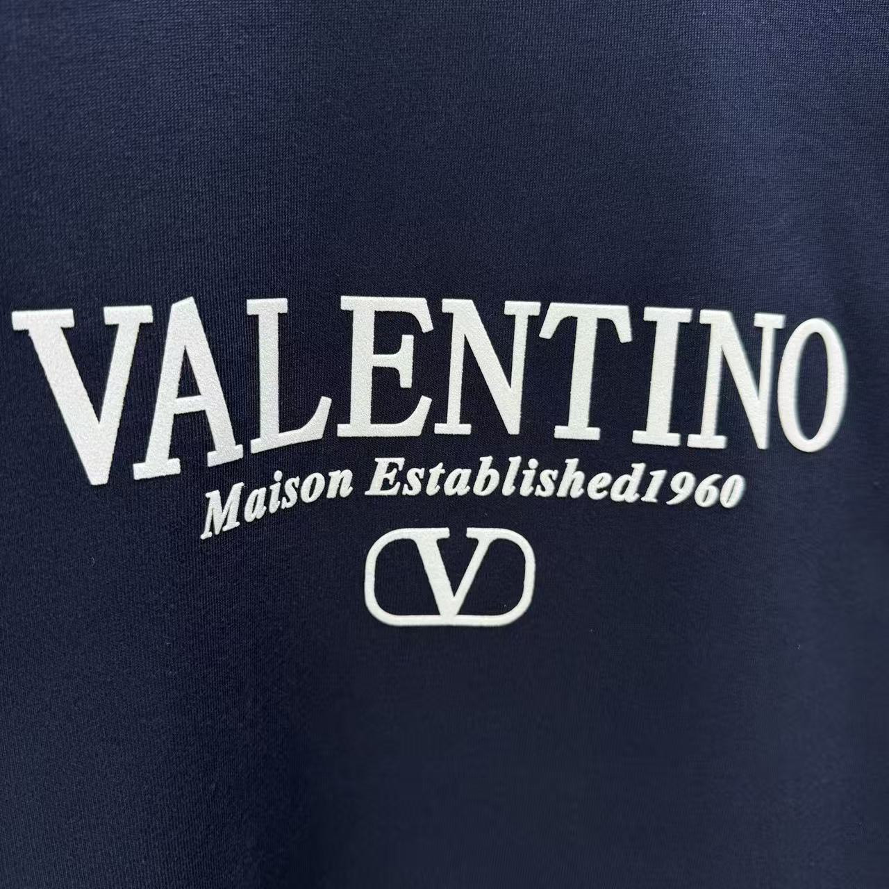 <p>VALENTION 短袖T恤 (植绒)(深藍)</p>