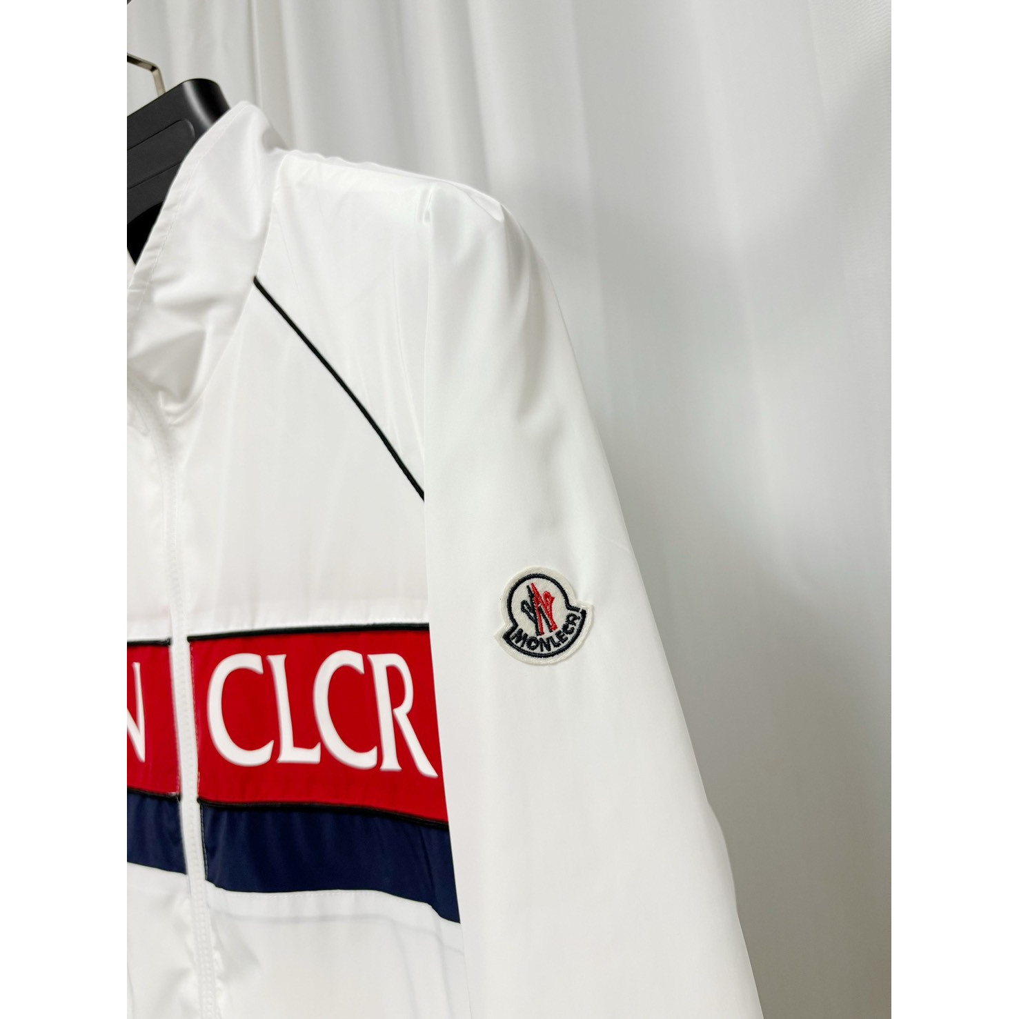 <p>Moncler 夹克外套</p>