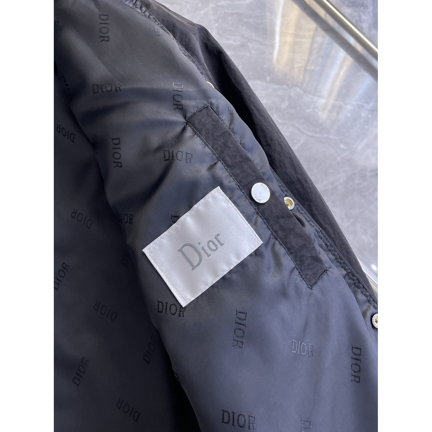 <p>DIOR&nbsp;男士夹克外套(黑)</p>