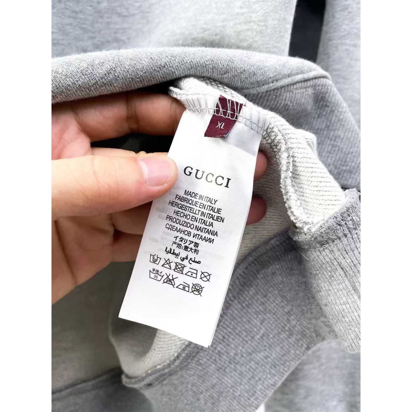 <p>GUCCI 圆领卫衣(灰)</p>
