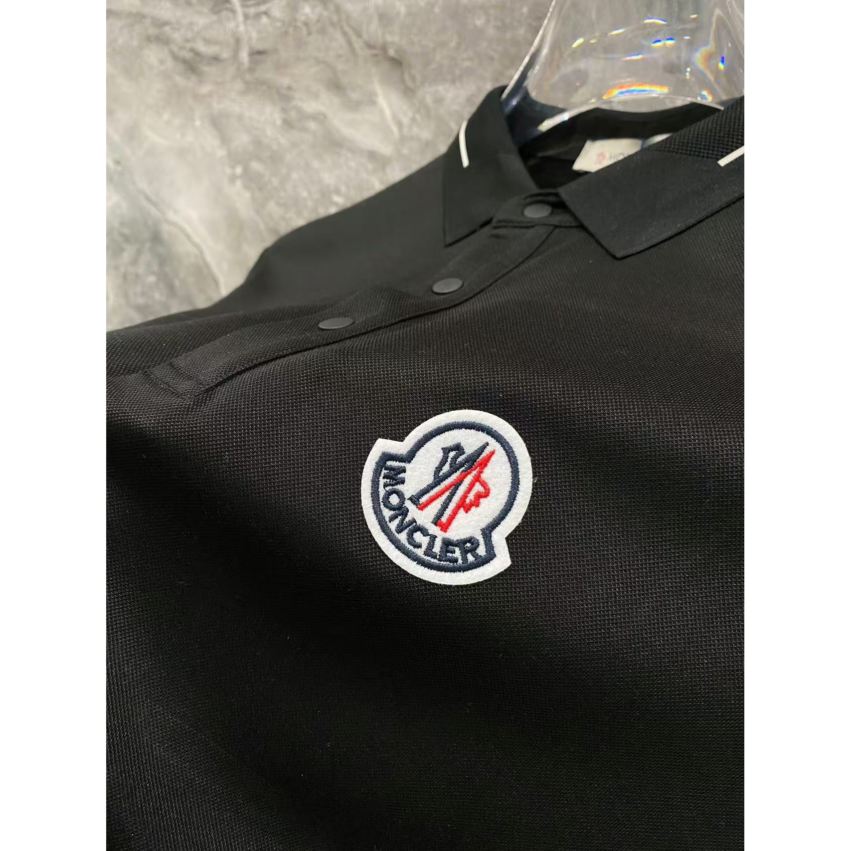<p>MONCLER 秋冬长袖Polo(782997)</p>
