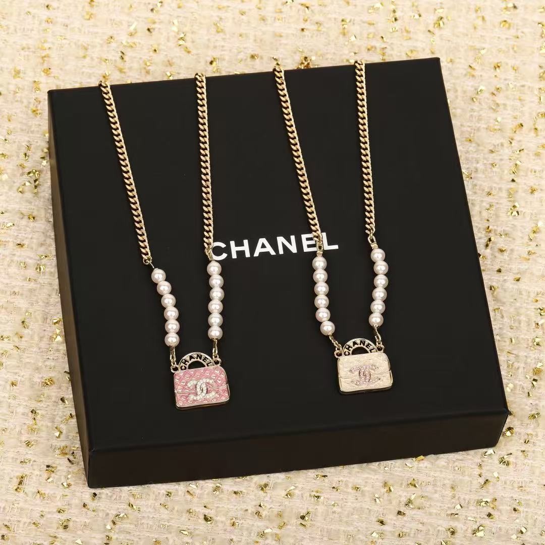 <p>CHANEL&nbsp;香包包项链</p>