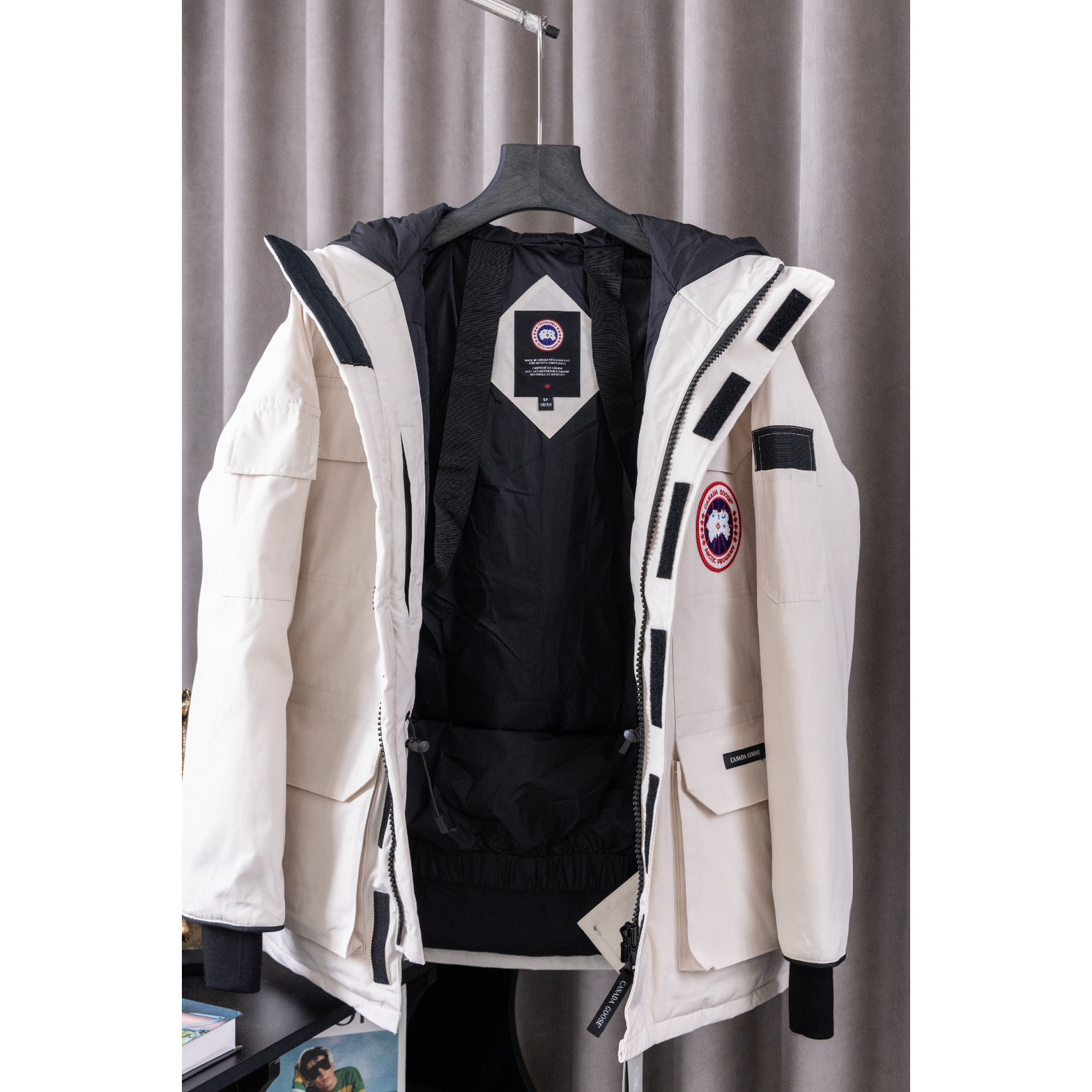 <p>Canada Goose 顶级狼毛Expedition 08款 4660M 远征派克羽绒服(北辰白)</p>