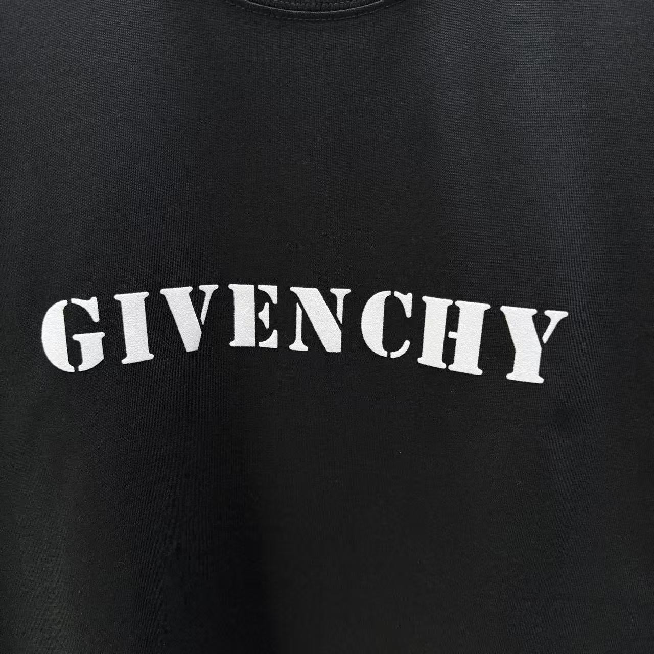 <p>Givenchy 短袖T恤(黑)</p>