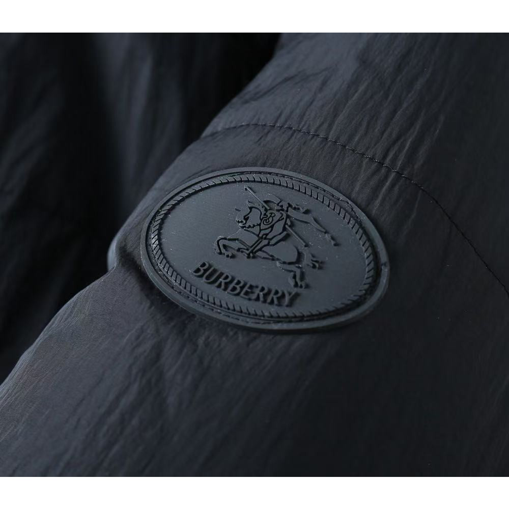<p>BURBERRY 加厚棉服外套(黑)</p>