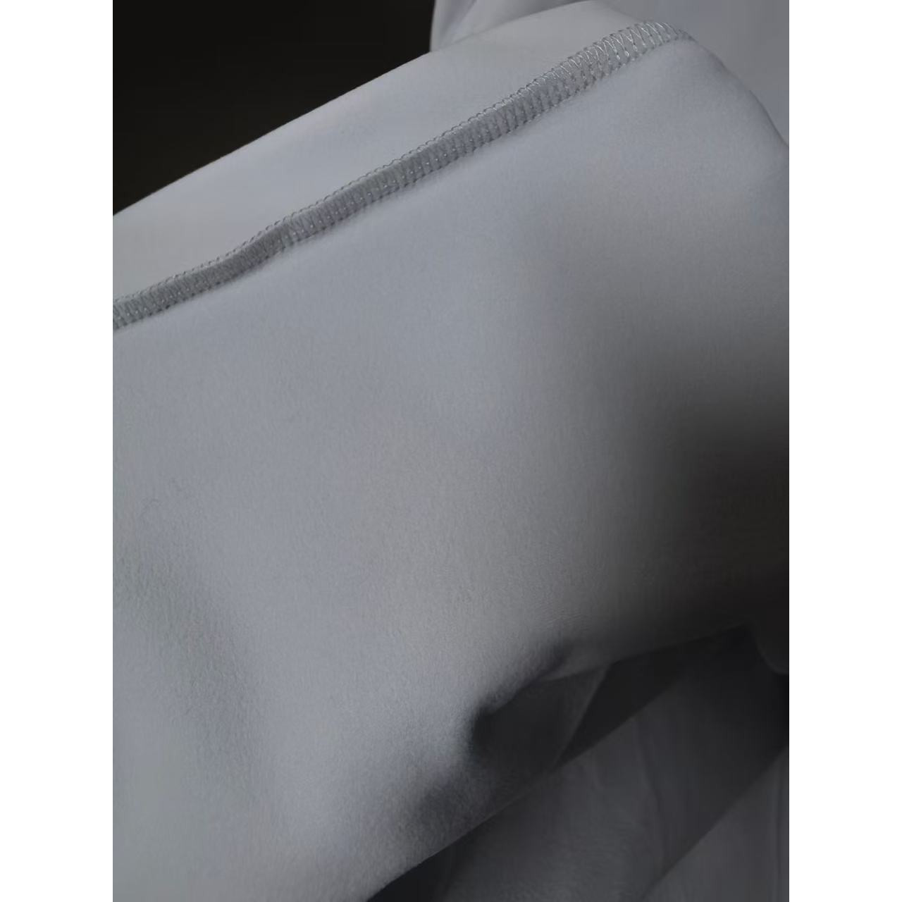 <p>Arc'teryx 半拉链口袋长袖打底(米灰)</p>
