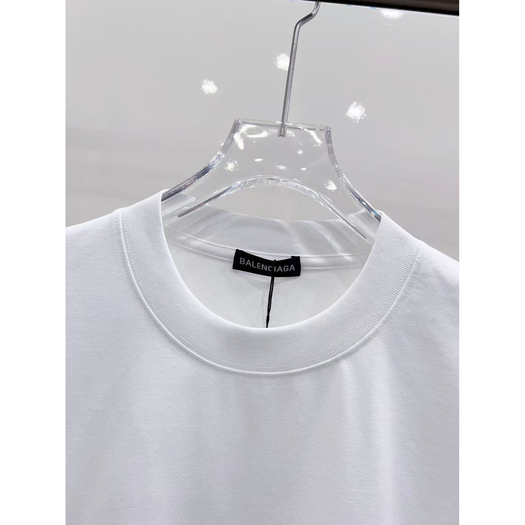 <p>Balenciaga 短袖T恤(白)&nbsp;</p>