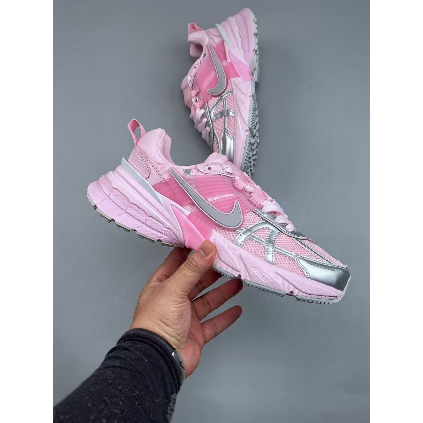 <p>Nike V2K Run 减震防滑复古低帮跑步鞋</p>