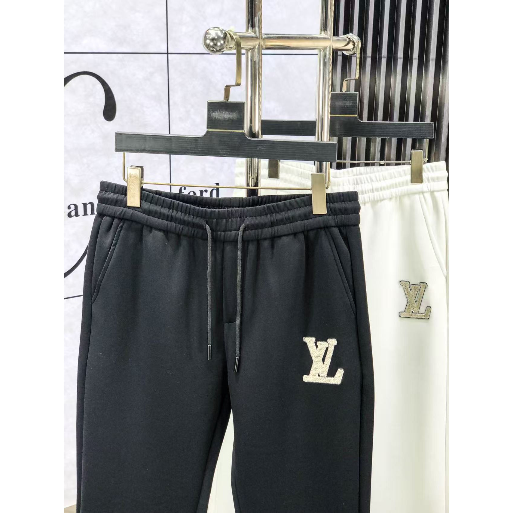 <p>LV 高品质时尚休闲裤(782972)</p>