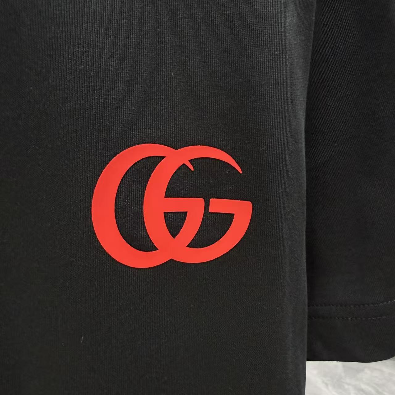 <p>GUCCI 短袖T恤(黑)</p>