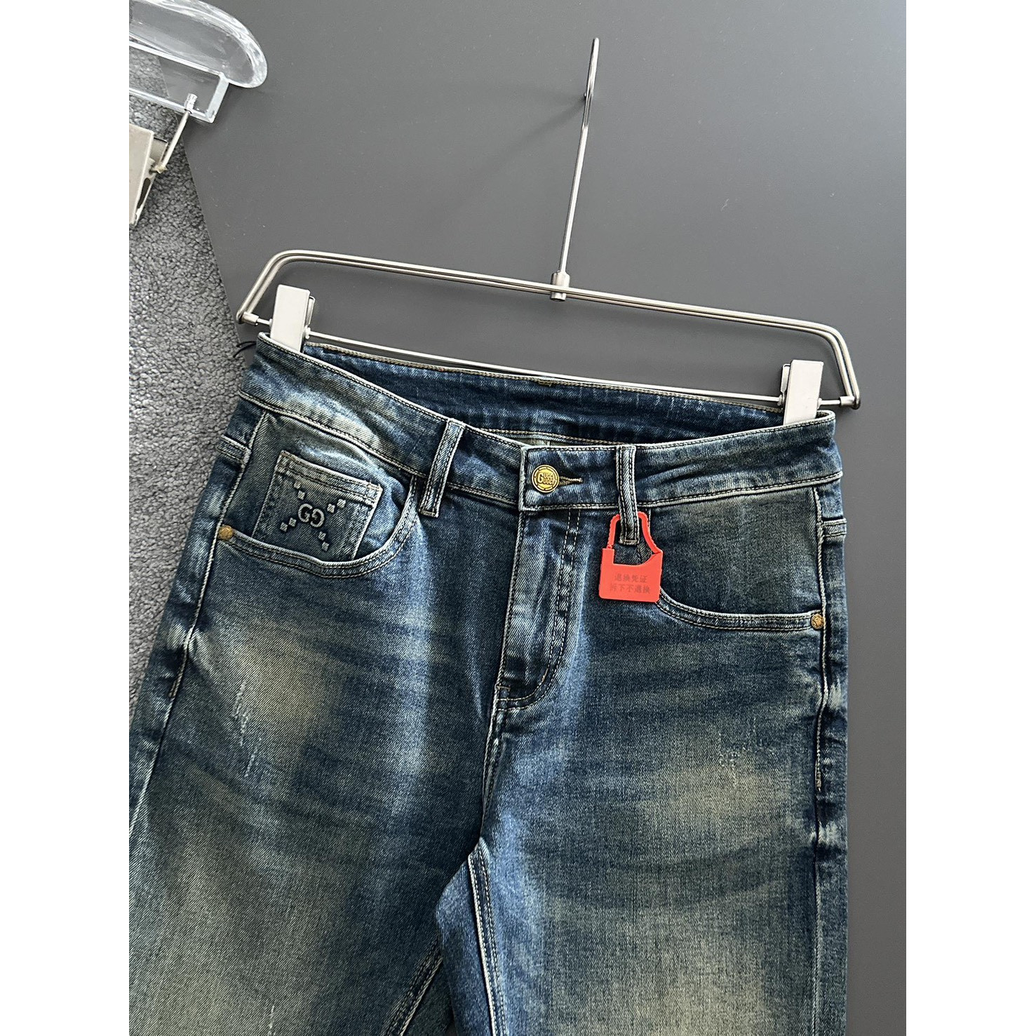 <p>GUCCI 高品质牛仔裤</p>