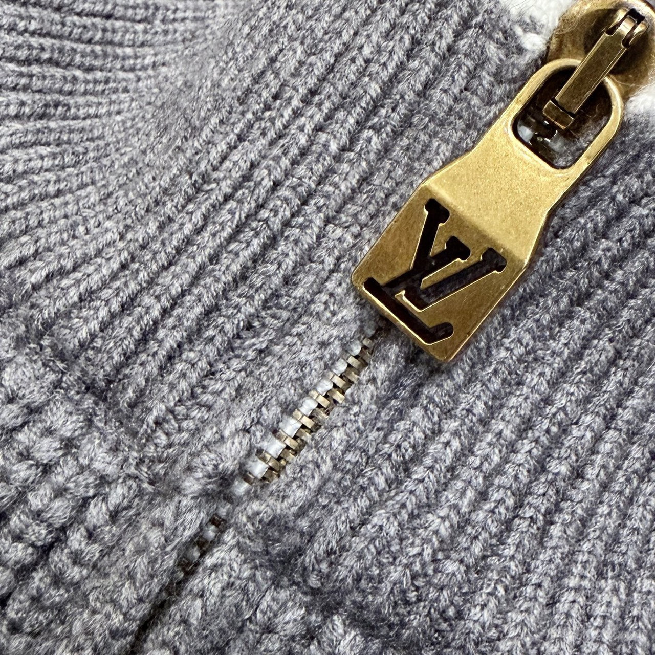 <p>LV 羊毛针织外套</p>