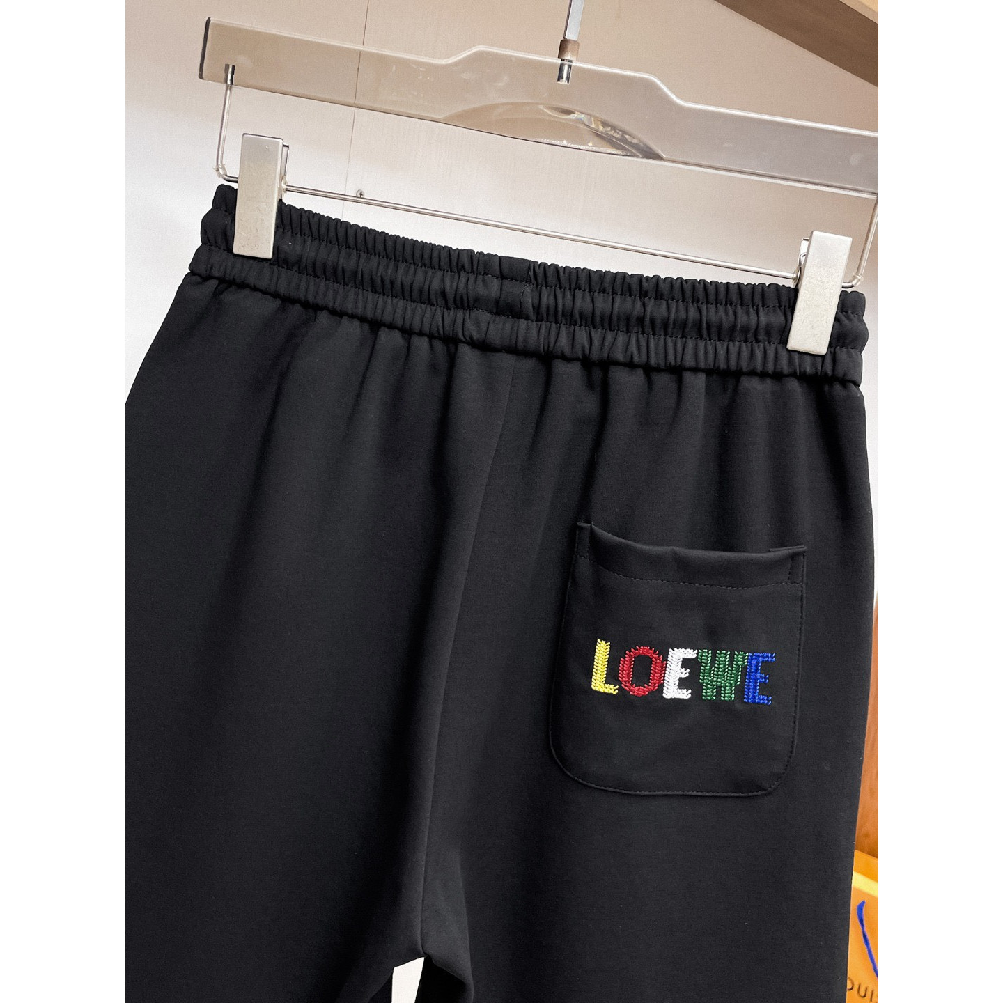 <p>LOEWE&nbsp;休闲短裤(黑)</p>