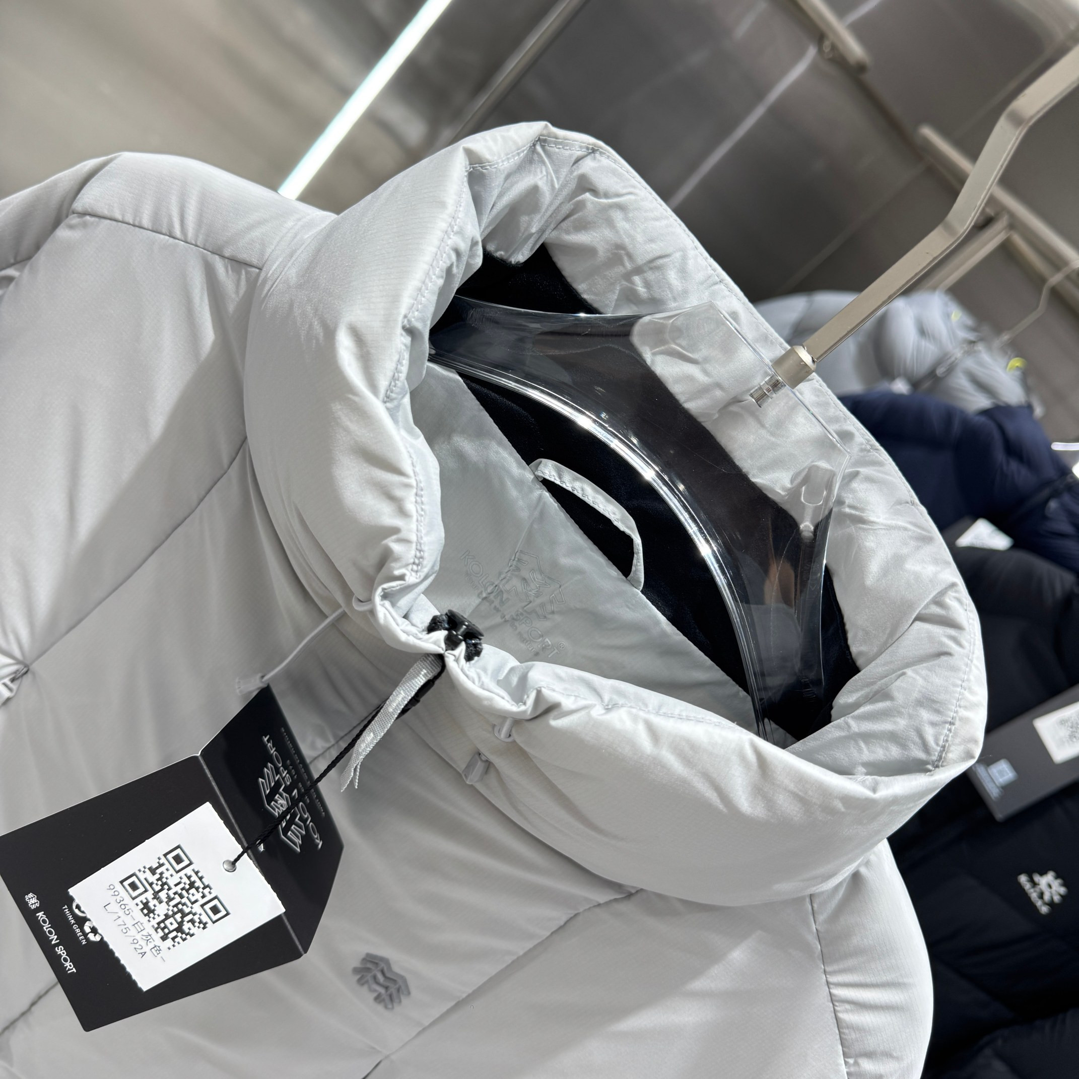 <p>KOLON SPORT 鹅绒羽绒服(米白)</p>