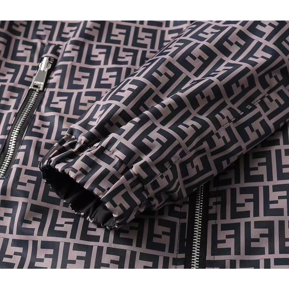 <p>FENDI 男士夹克外套(紫)</p>