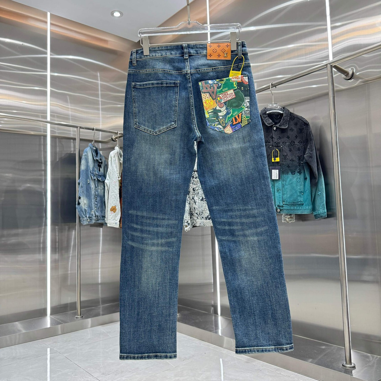 <p>LV 直筒牛仔裤(深蓝)</p>