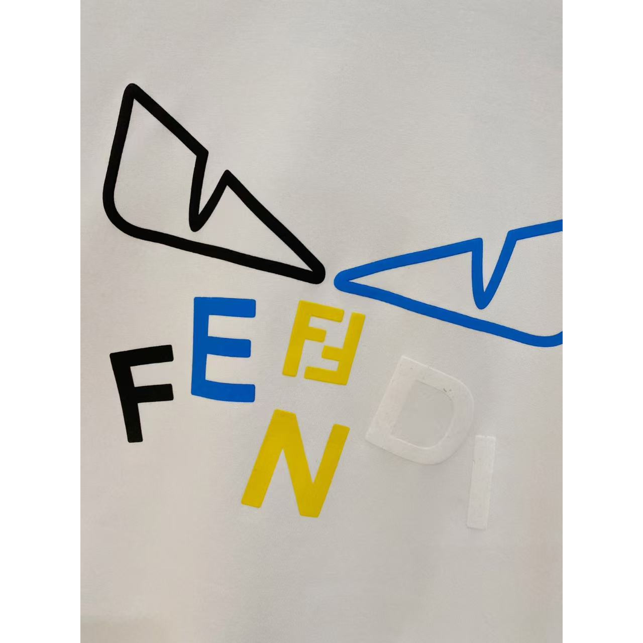 <p>FINDI&nbsp;太空棉卫衣(782477)</p>