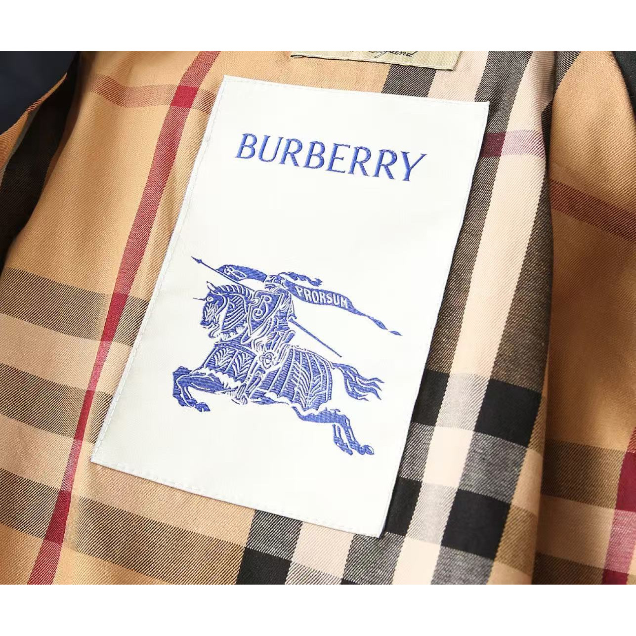 <p>BURBERRY 男士夹克外套(藍)</p>