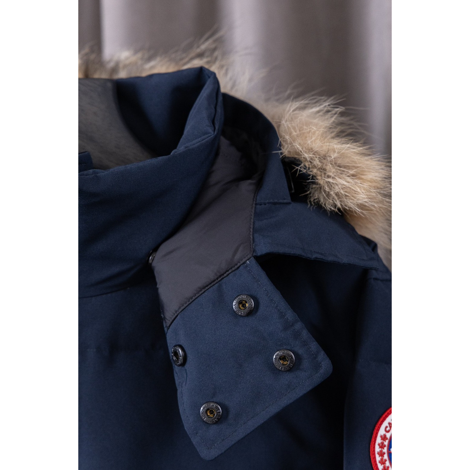 <p>Canada Goose 顶级狼毛Wyndham 2048M &nbsp;29款 系列派克大衣羽绒服(深蓝色)</p>