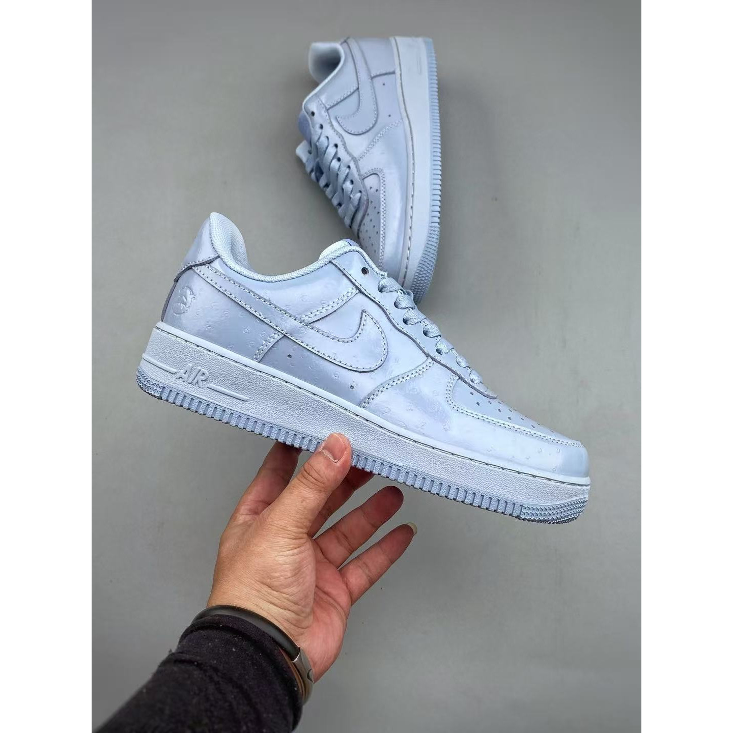 <p>&nbsp;Nike Air Force1 07 low&nbsp; (藍)</p>