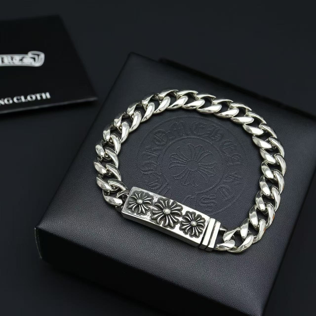 <p>CHROME HEARTS 手鍊</p>