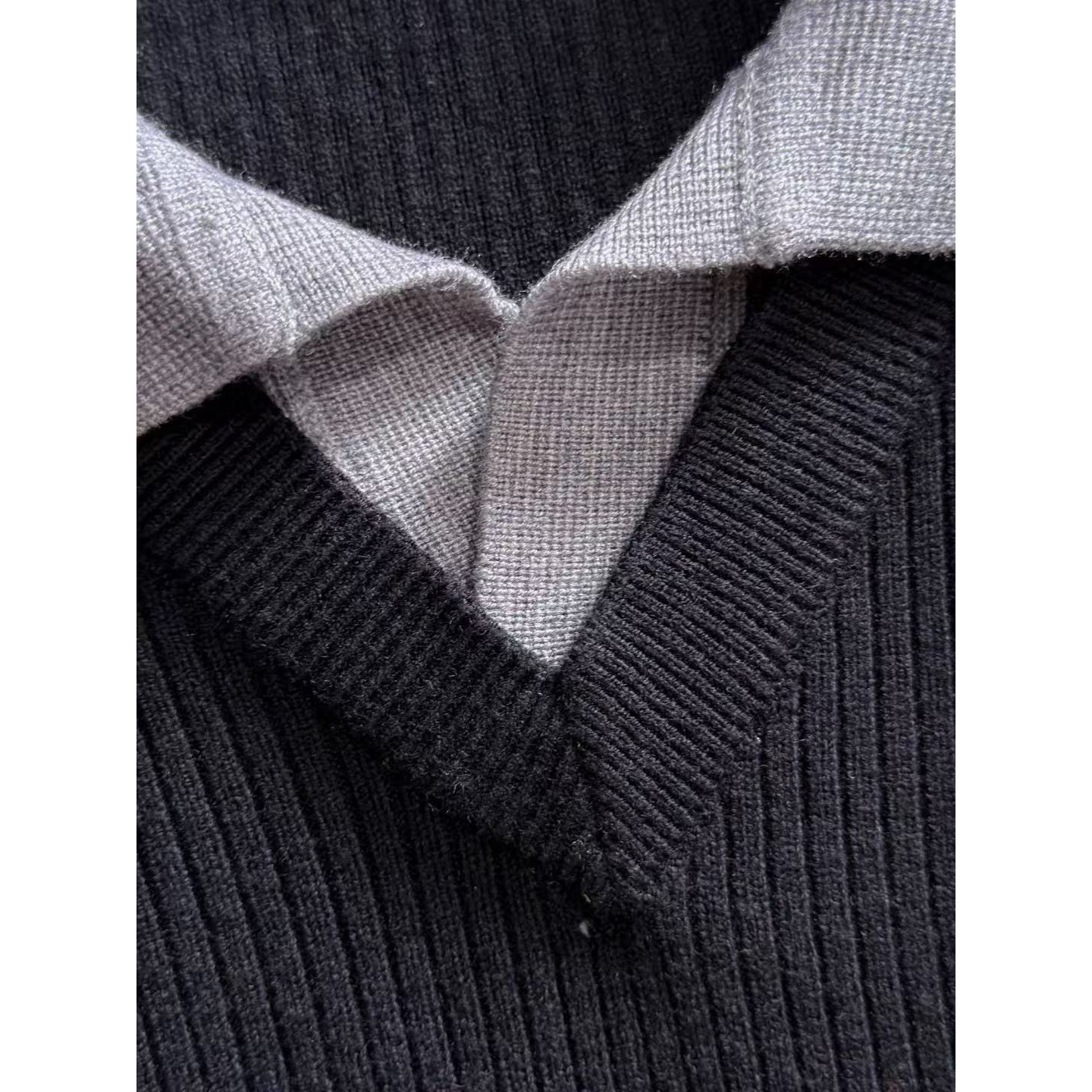 <p>GUCCI 秋冬官网最新毛衣(黑)</p>