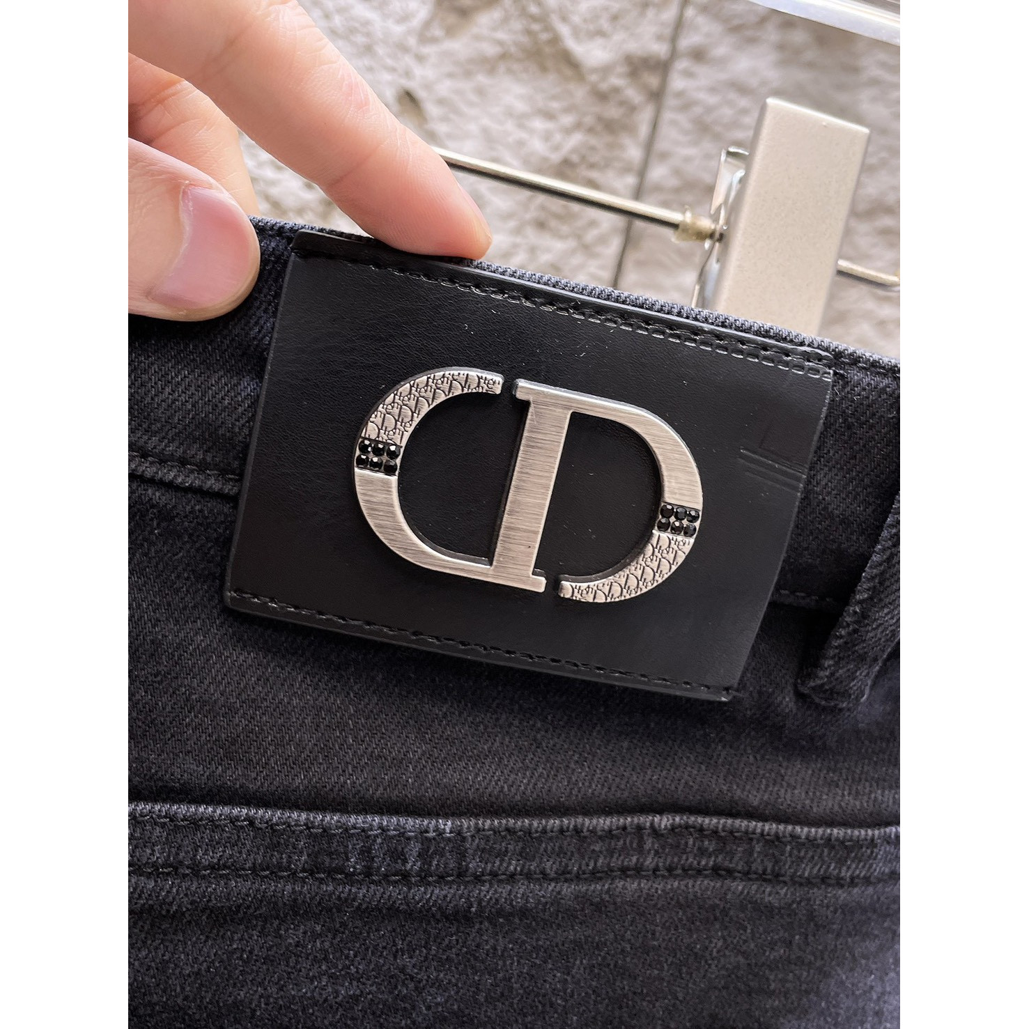 <p>DIOR 高端牛仔裤(黑)</p>
