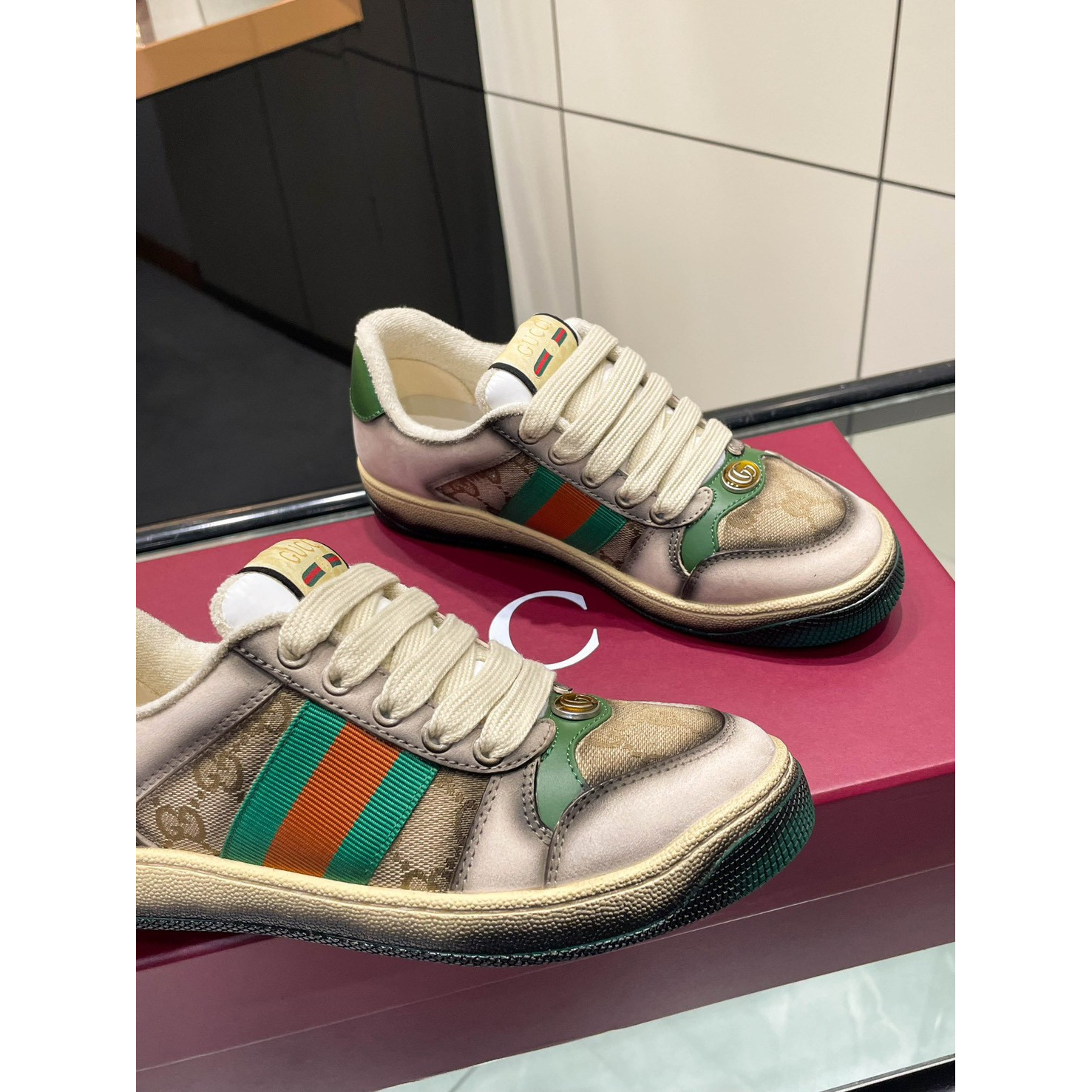 <p>GUCCI Screener系列运动鞋经典小脏鞋 (女款)</p>